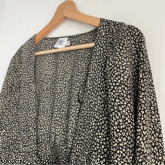 Princess Polly New Mood tie front top long sleeve black animal print size 6 - Picture 8 of 8
